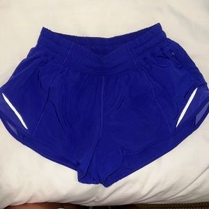 Lululemon Hotty Hot 2.5 in shorts!